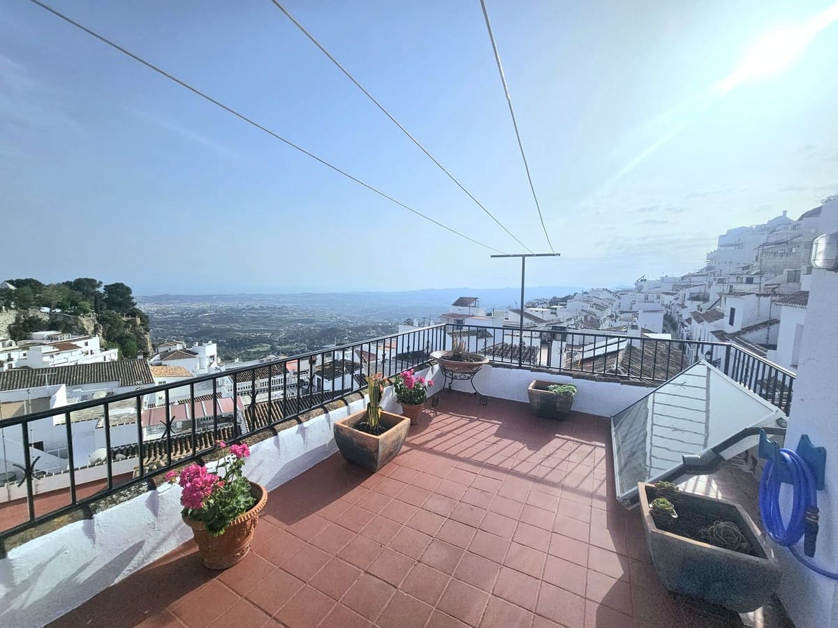2 slaapkamer Halfvrijstaande villa te koop in Mijas - € 424.000 (Ref: 9757890)