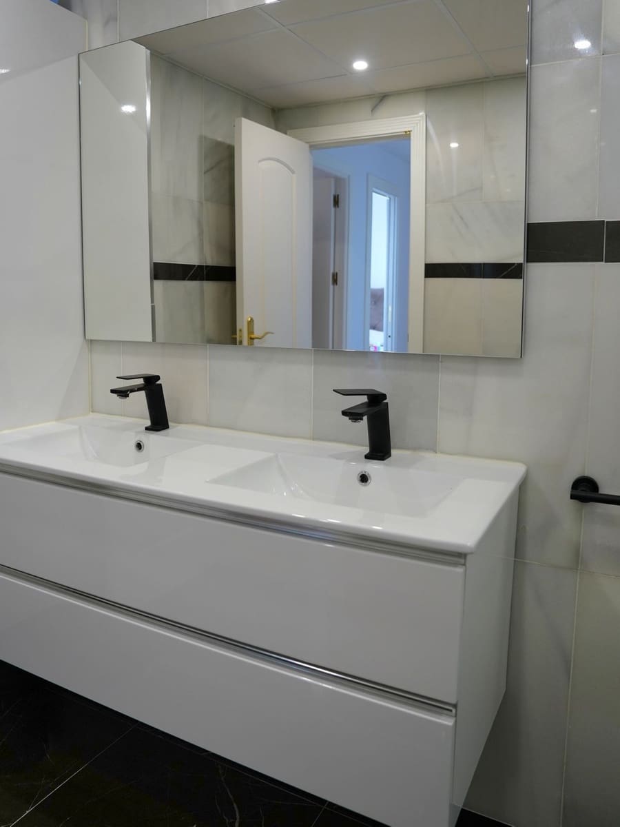 3 slaapkamer Penthouse te koop in Benalmadena Costa met zwembad - € 745.000 (Ref: 9757894)