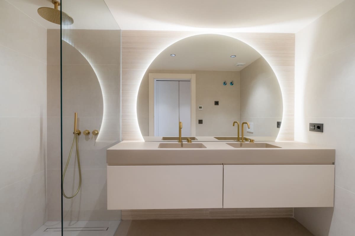 3 sypialnia Apartament na sprzedaż w Nueva Andalucia z basenem garażem - 1 090 000 € (Ref: 9759478)