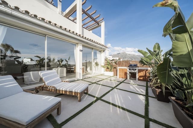 3 sypialnia Apartament na sprzedaż w Nueva Andalucia, Marbella z basenem garażem - 1 090 000 € (Ref: 9759478)