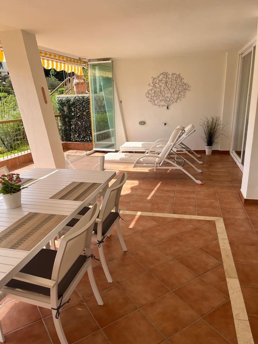 2 soveværelse Lejlighed til salg i Miraflores med swimmingpool garage - € 399.000 (Ref: 9759497)