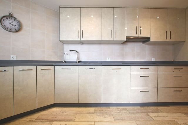 3 sypialnia Apartament na sprzedaż w Nueva Andalucia, Marbella z garażem - 424 200 € (Ref: 9759507)