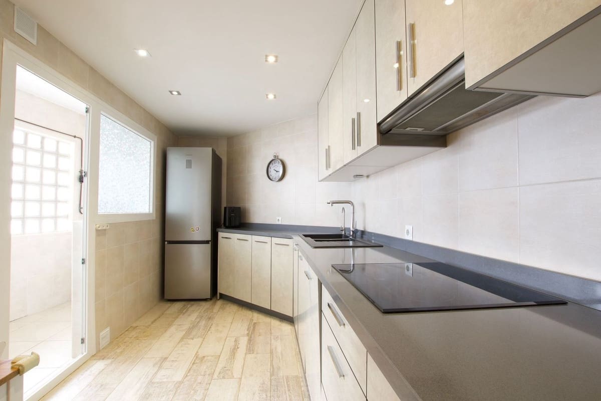 3 sypialnia Apartament na sprzedaż w Nueva Andalucia z garażem - 424 200 € (Ref: 9759507)