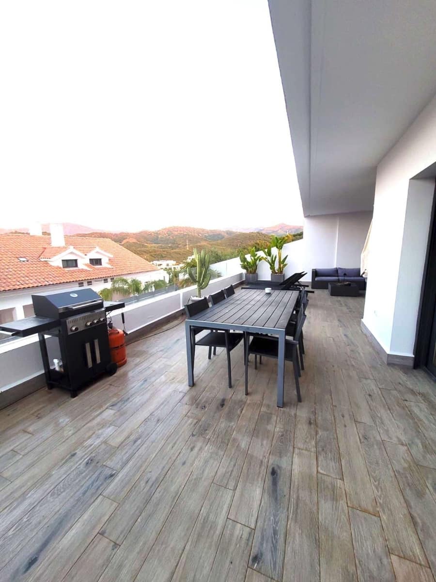 1 sovrum Lägenhet till salu i New Golden Mile med pool garage - 424 000 € (Ref: 9759511)