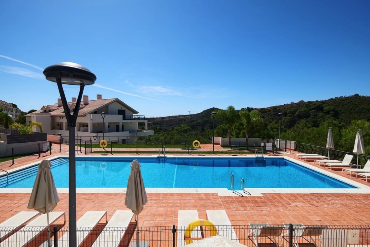 1 sovrum Lägenhet till salu i New Golden Mile med pool garage - 424 000 € (Ref: 9759511)