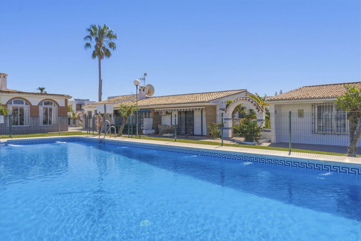 3 makuuhuone Bungalow myytävänä paikassa Puerto de la Torre mukana uima-altaan 
autotalli - 595 000 € (Ref: 9759514)