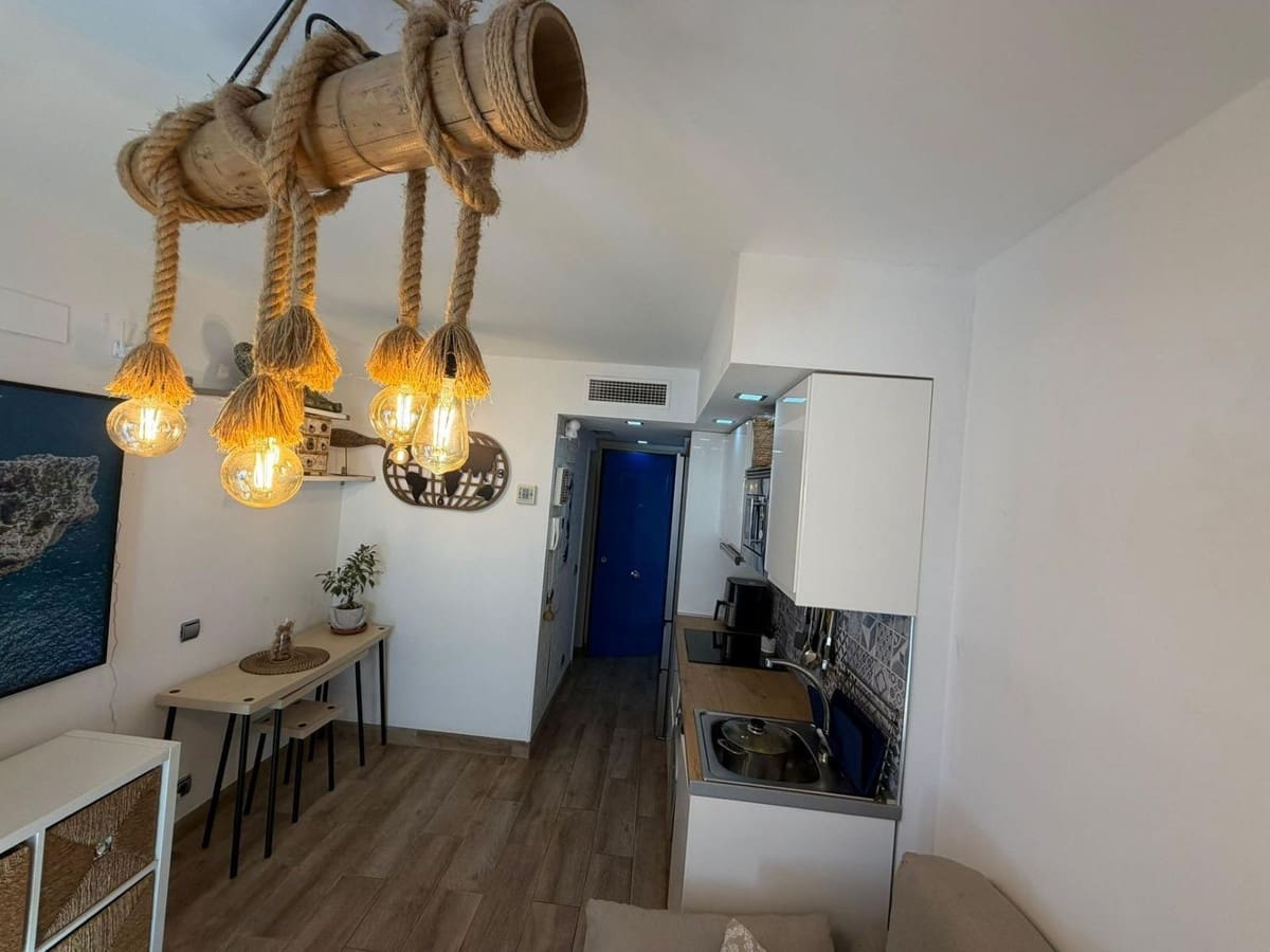 1 makuuhuone Huoneisto myytävänä paikassa Benalmadena mukana uima-altaan 
autotalli - 245 000 € (Ref: 9759517)