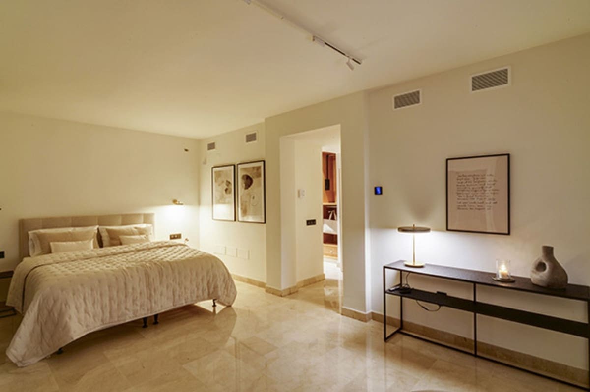 5 soveværelse Villa til salg i Nueva Andalucia med swimmingpool garage - € 3.900.000 (Ref: 9759519)