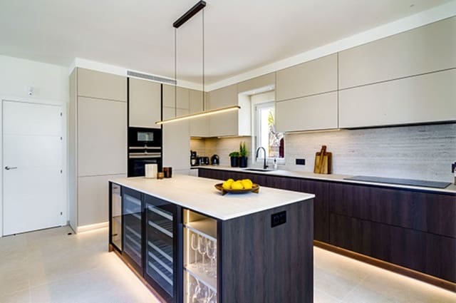 5 soveværelse Villa til salg i Nueva Andalucia, Marbella med swimmingpool garage - € 3.900.000 (Ref: 9759519)