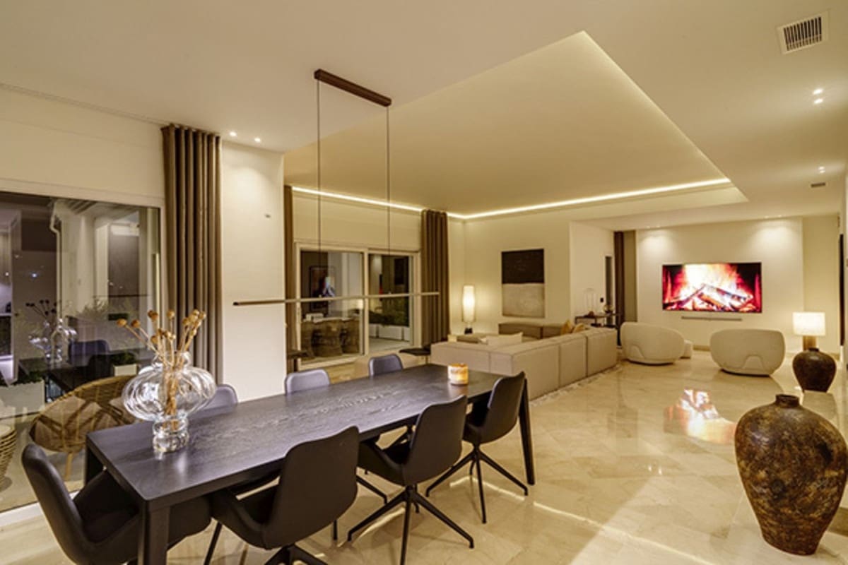 5 soveværelse Villa til salg i Nueva Andalucia med swimmingpool garage - € 3.900.000 (Ref: 9759519)