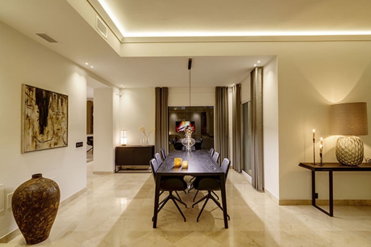 5 soveværelse Villa til salg i Nueva Andalucia med swimmingpool garage - € 3.900.000 (Ref: 9759519)