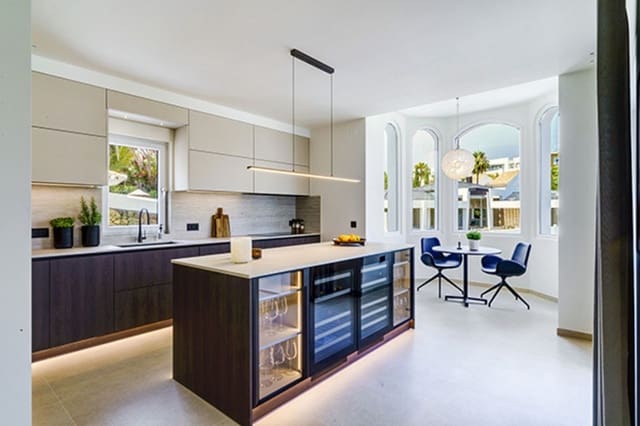 5 soveværelse Villa til salg i Nueva Andalucia, Marbella med swimmingpool garage - € 3.900.000 (Ref: 9759519)