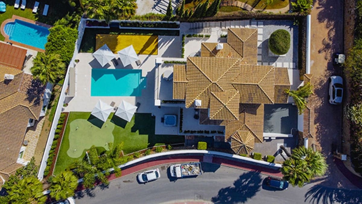 5 soveværelse Villa til salg i Nueva Andalucia med swimmingpool garage - € 3.900.000 (Ref: 9759519)