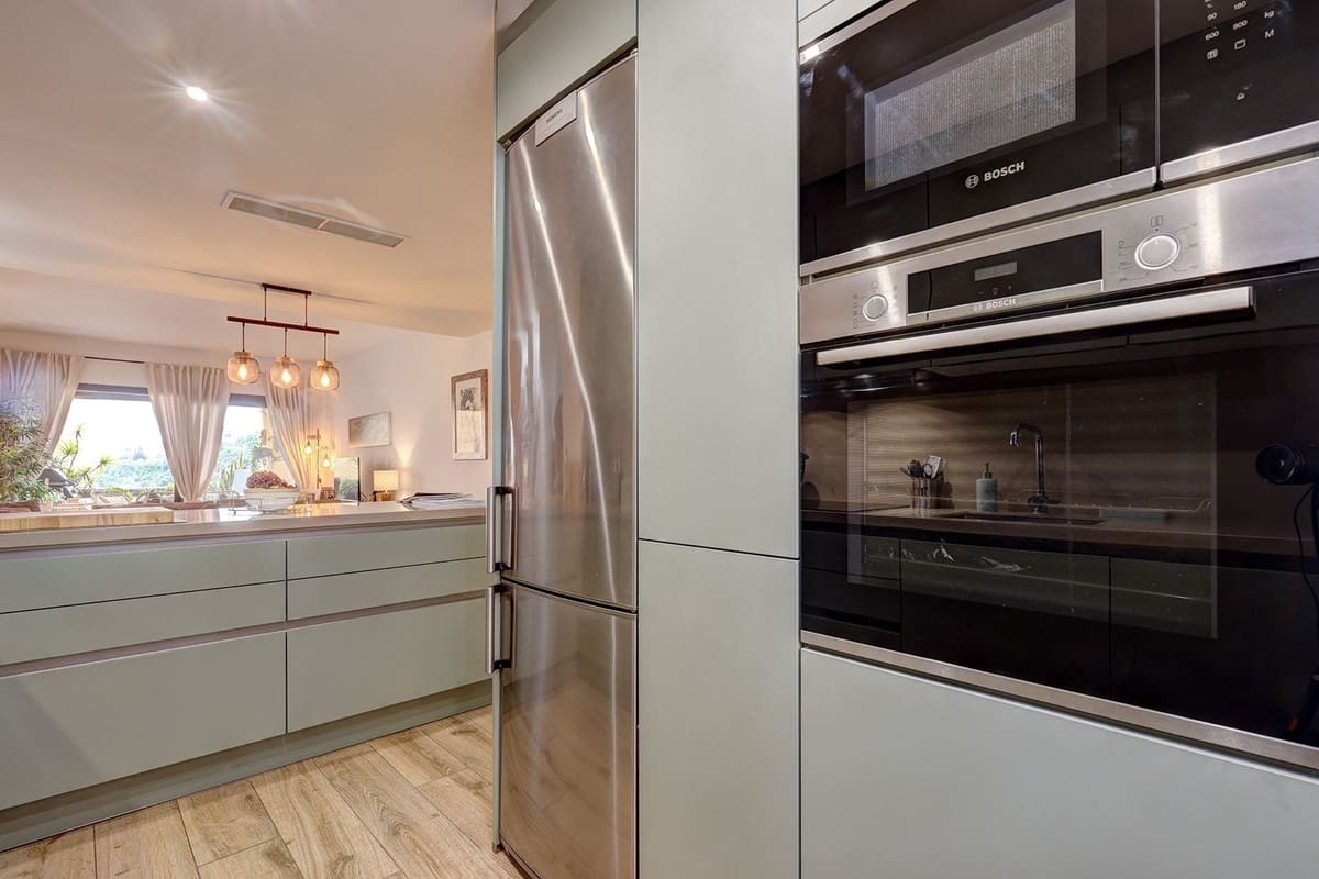 3 soverom Leilighet til salgs i La Duquesa / Puerto de la Duquesa med svømmebasseng garasje - € 370 000 (Ref: 9759522)