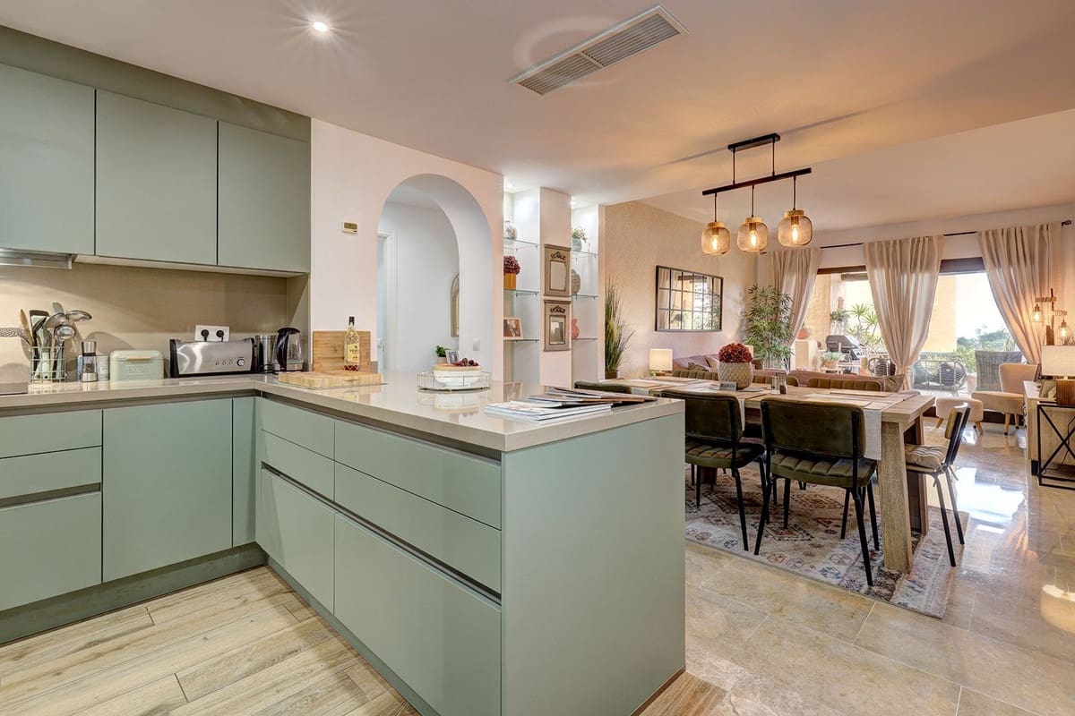 3 soverom Leilighet til salgs i La Duquesa / Puerto de la Duquesa med svømmebasseng garasje - € 370 000 (Ref: 9759522)