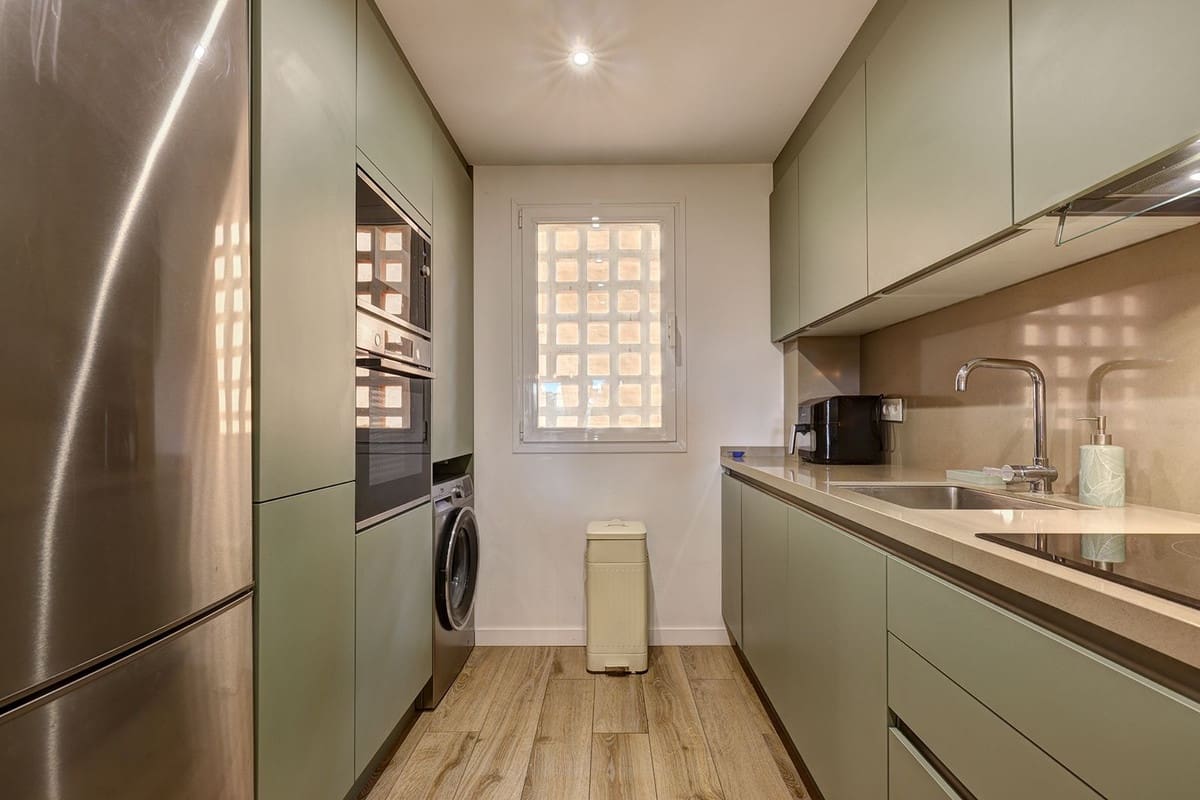 3 soverom Leilighet til salgs i La Duquesa / Puerto de la Duquesa med svømmebasseng garasje - € 370 000 (Ref: 9759522)