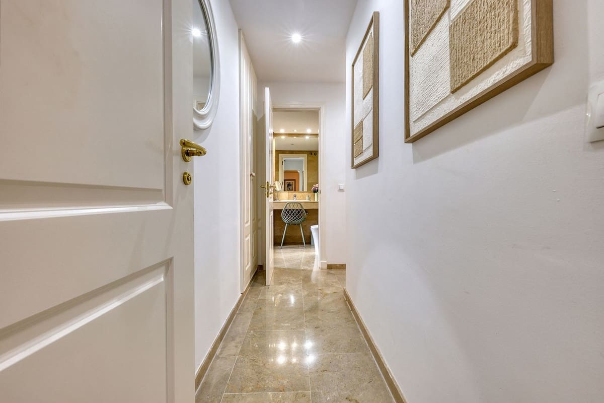 3 soverom Leilighet til salgs i La Duquesa / Puerto de la Duquesa med svømmebasseng garasje - € 370 000 (Ref: 9759522)