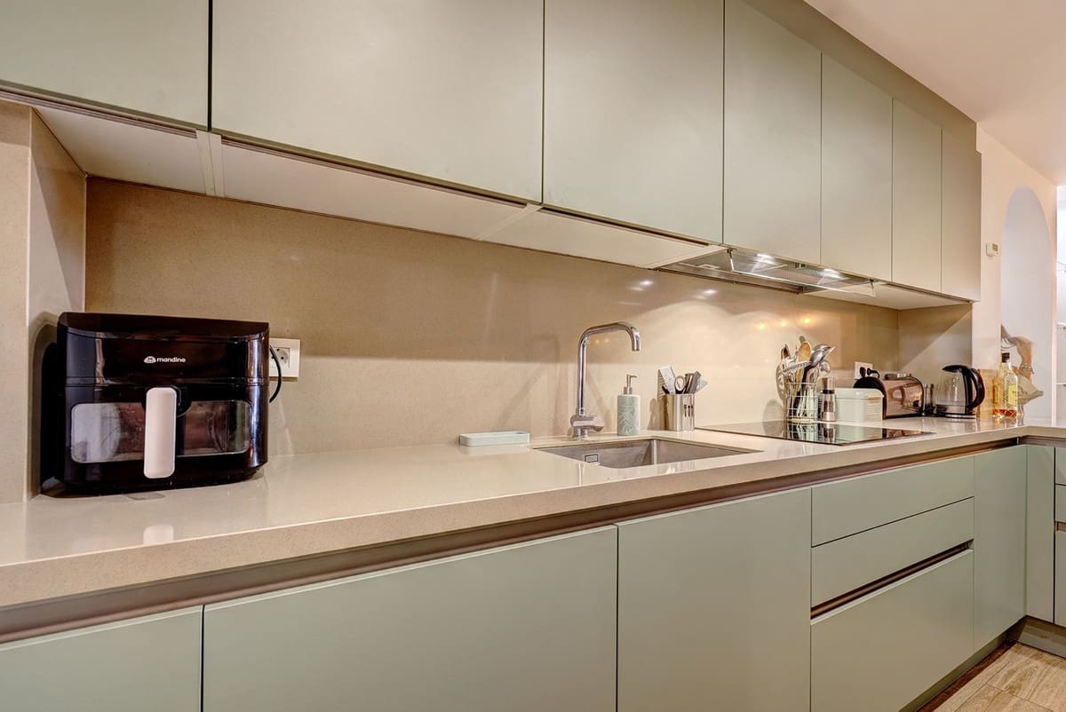 3 soverom Leilighet til salgs i La Duquesa / Puerto de la Duquesa med svømmebasseng garasje - € 370 000 (Ref: 9759522)