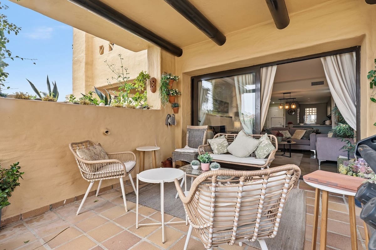 3 soverom Leilighet til salgs i La Duquesa / Puerto de la Duquesa med svømmebasseng garasje - € 370 000 (Ref: 9759522)