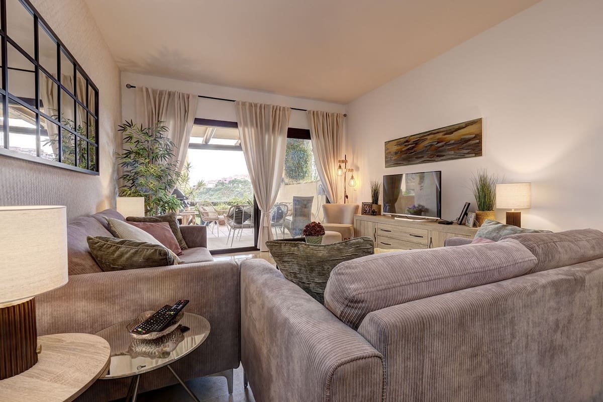 3 soverom Leilighet til salgs i La Duquesa / Puerto de la Duquesa med svømmebasseng garasje - € 370 000 (Ref: 9759522)