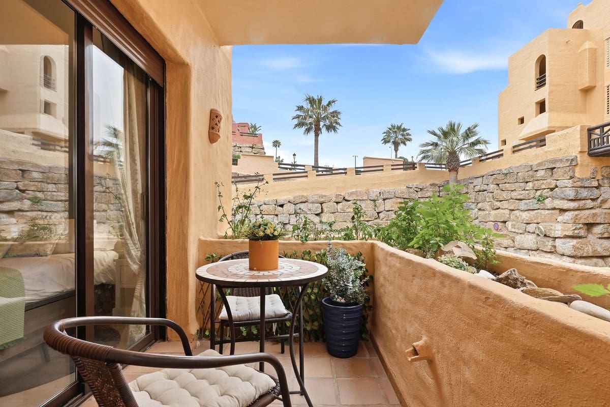 3 soverom Leilighet til salgs i La Duquesa / Puerto de la Duquesa med svømmebasseng garasje - € 370 000 (Ref: 9759522)