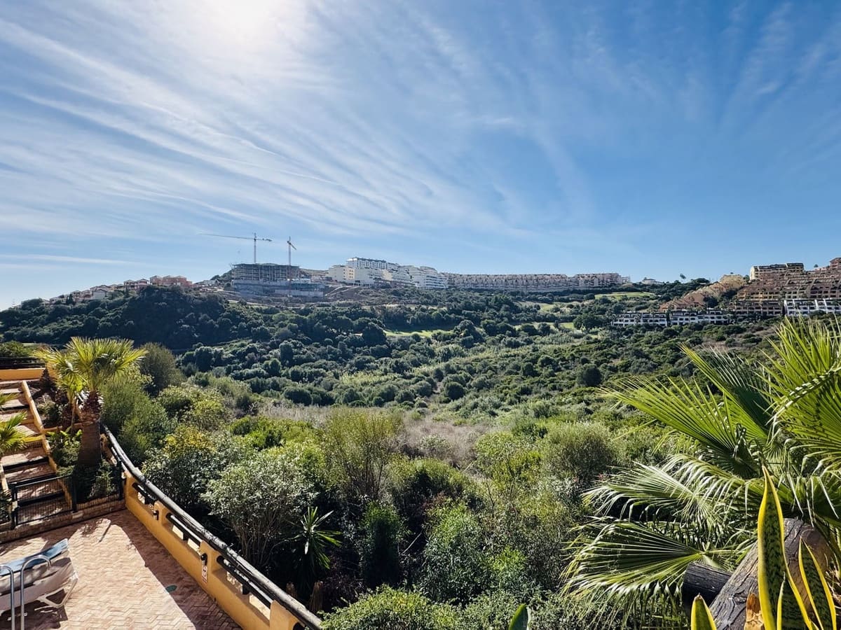 3 soverom Leilighet til salgs i La Duquesa / Puerto de la Duquesa med svømmebasseng garasje - € 370 000 (Ref: 9759522)