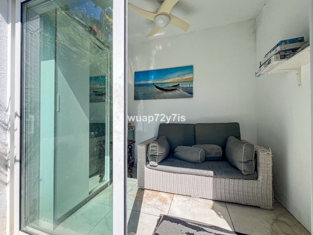 3 makuuhuone Huvila myytävänä paikassa Estepona mukana uima-altaan 
autotalli - 1 575 000 € (Ref: 9759529)