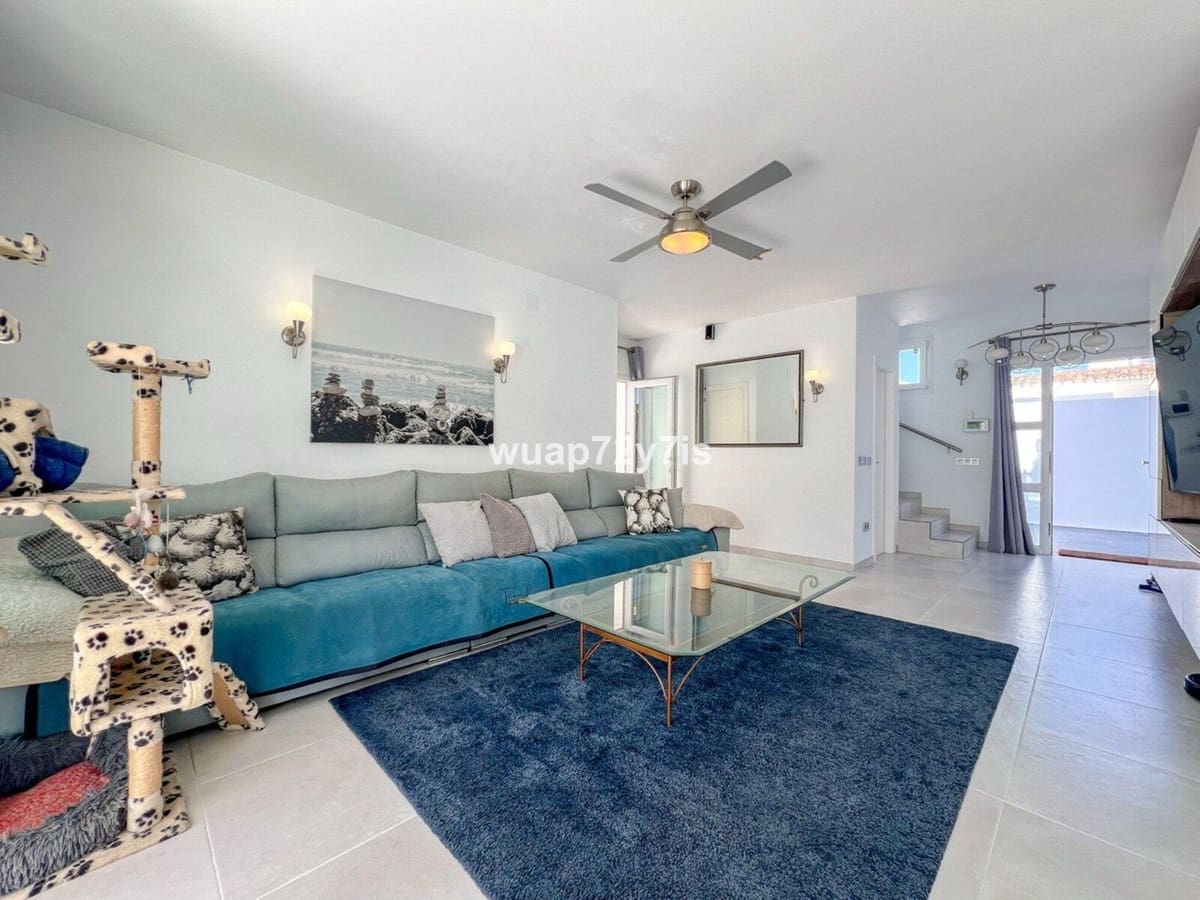 3 makuuhuone Huvila myytävänä paikassa Estepona mukana uima-altaan 
autotalli - 1 575 000 € (Ref: 9759529)