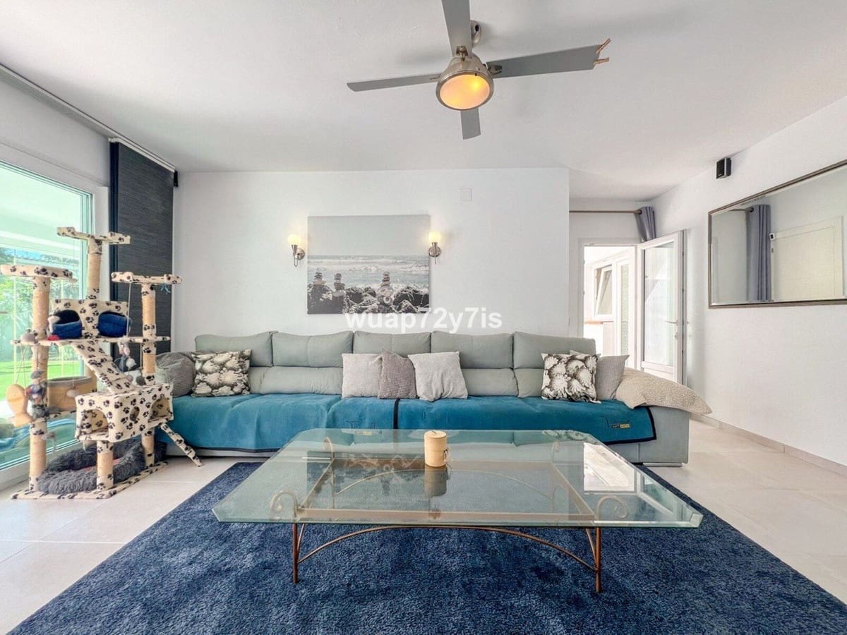 3 makuuhuone Huvila myytävänä paikassa Estepona mukana uima-altaan 
autotalli - 1 575 000 € (Ref: 9759529)