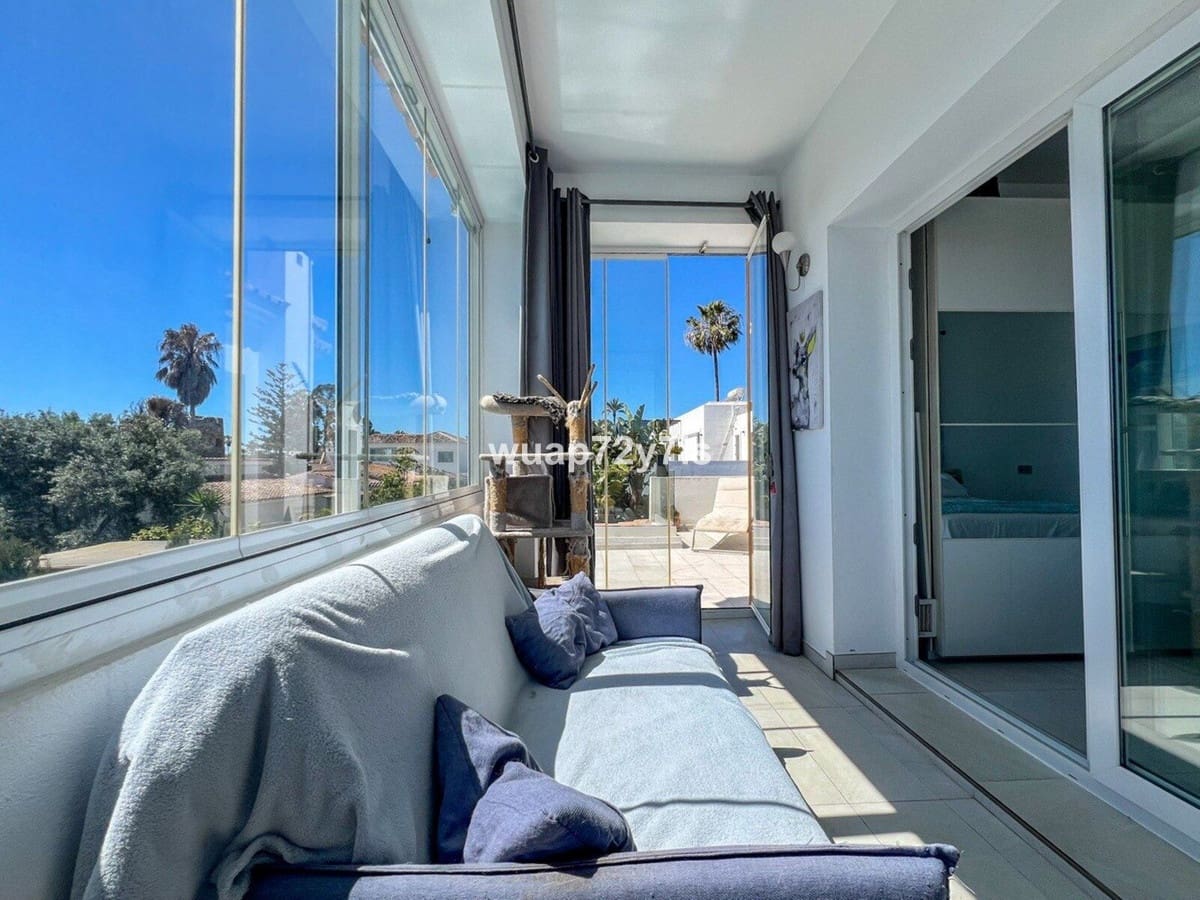 3 makuuhuone Huvila myytävänä paikassa Estepona mukana uima-altaan 
autotalli - 1 575 000 € (Ref: 9759529)