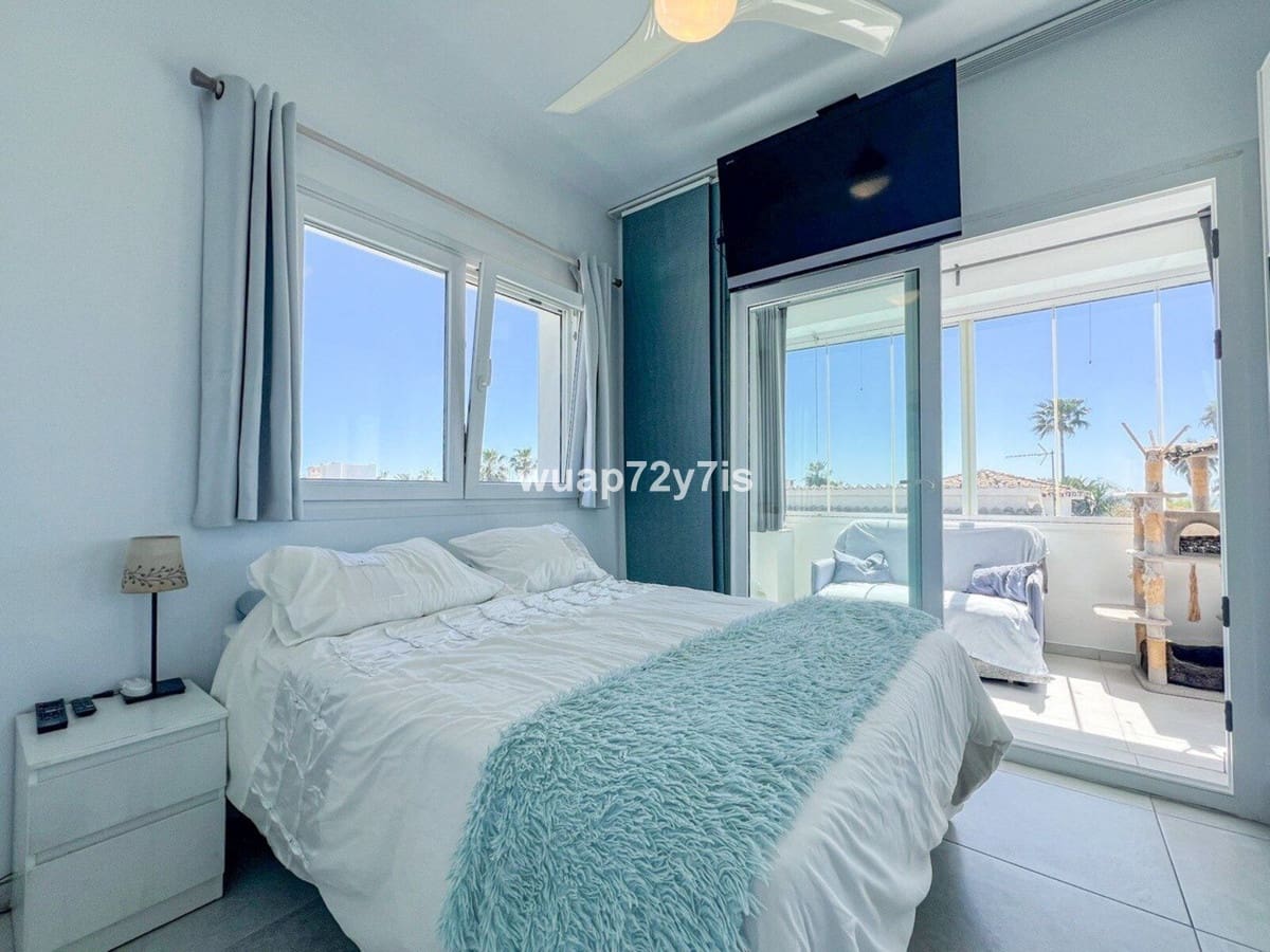 3 makuuhuone Huvila myytävänä paikassa Estepona mukana uima-altaan 
autotalli - 1 575 000 € (Ref: 9759529)