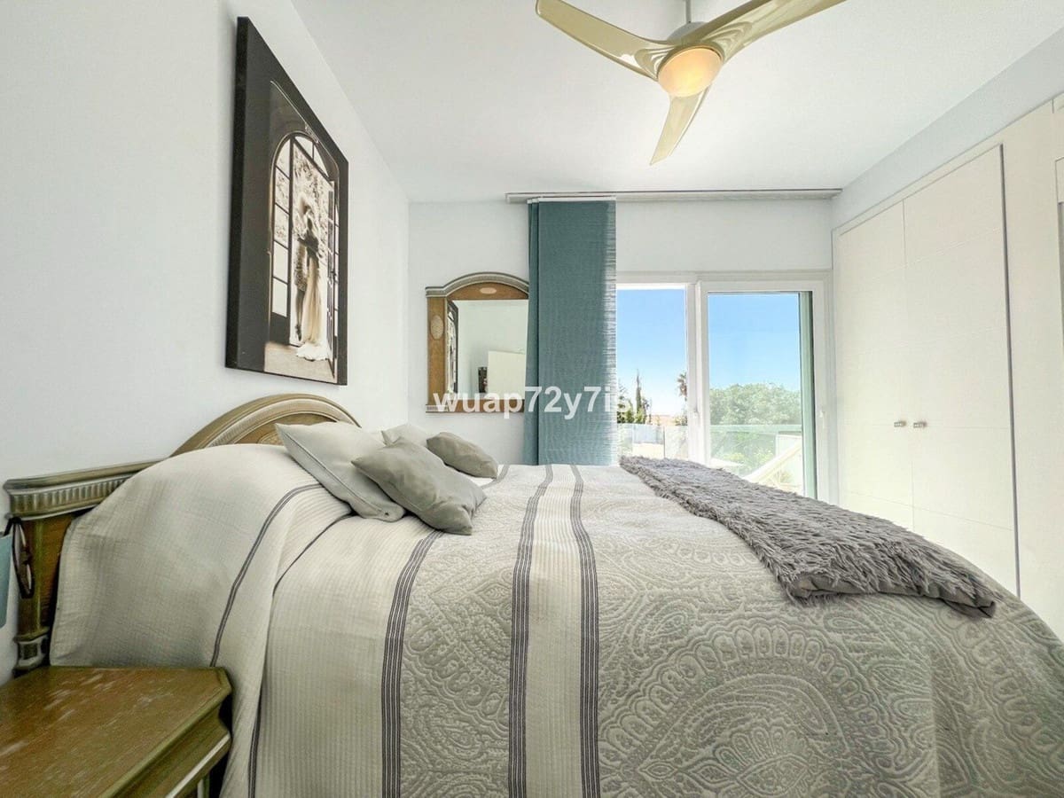 3 makuuhuone Huvila myytävänä paikassa Estepona mukana uima-altaan 
autotalli - 1 575 000 € (Ref: 9759529)