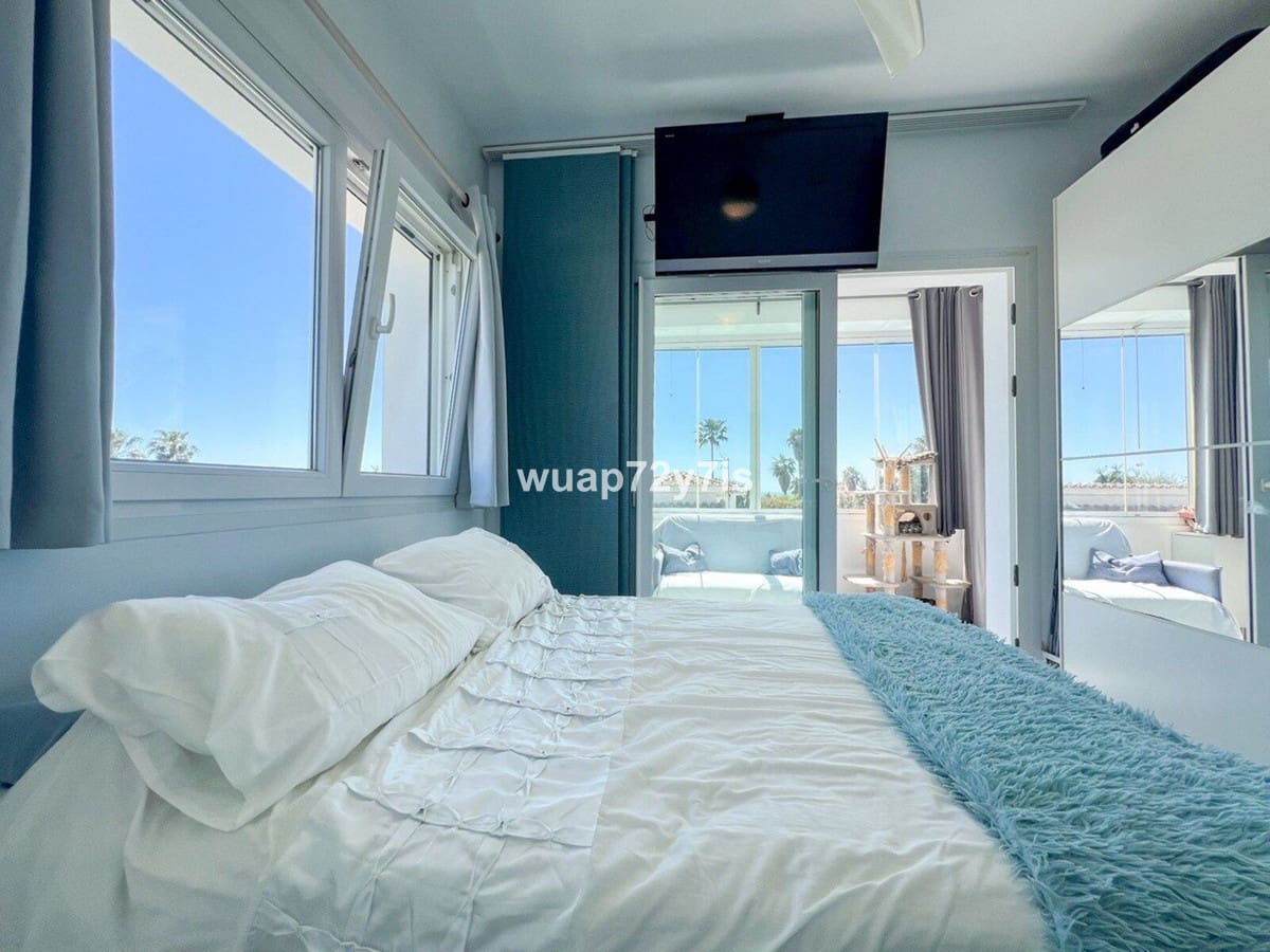 3 makuuhuone Huvila myytävänä paikassa Estepona mukana uima-altaan 
autotalli - 1 575 000 € (Ref: 9759529)