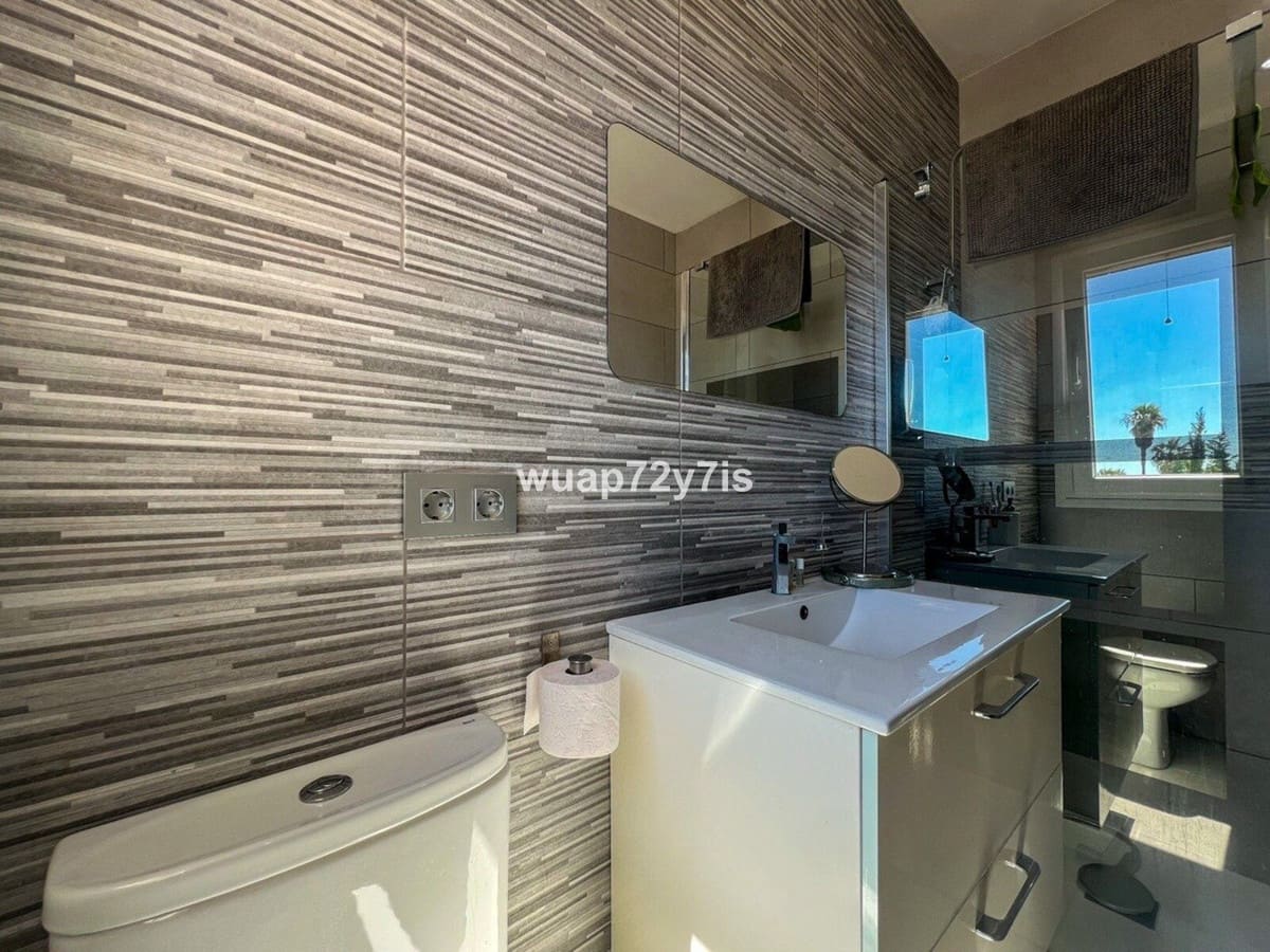 3 makuuhuone Huvila myytävänä paikassa Estepona mukana uima-altaan 
autotalli - 1 575 000 € (Ref: 9759529)