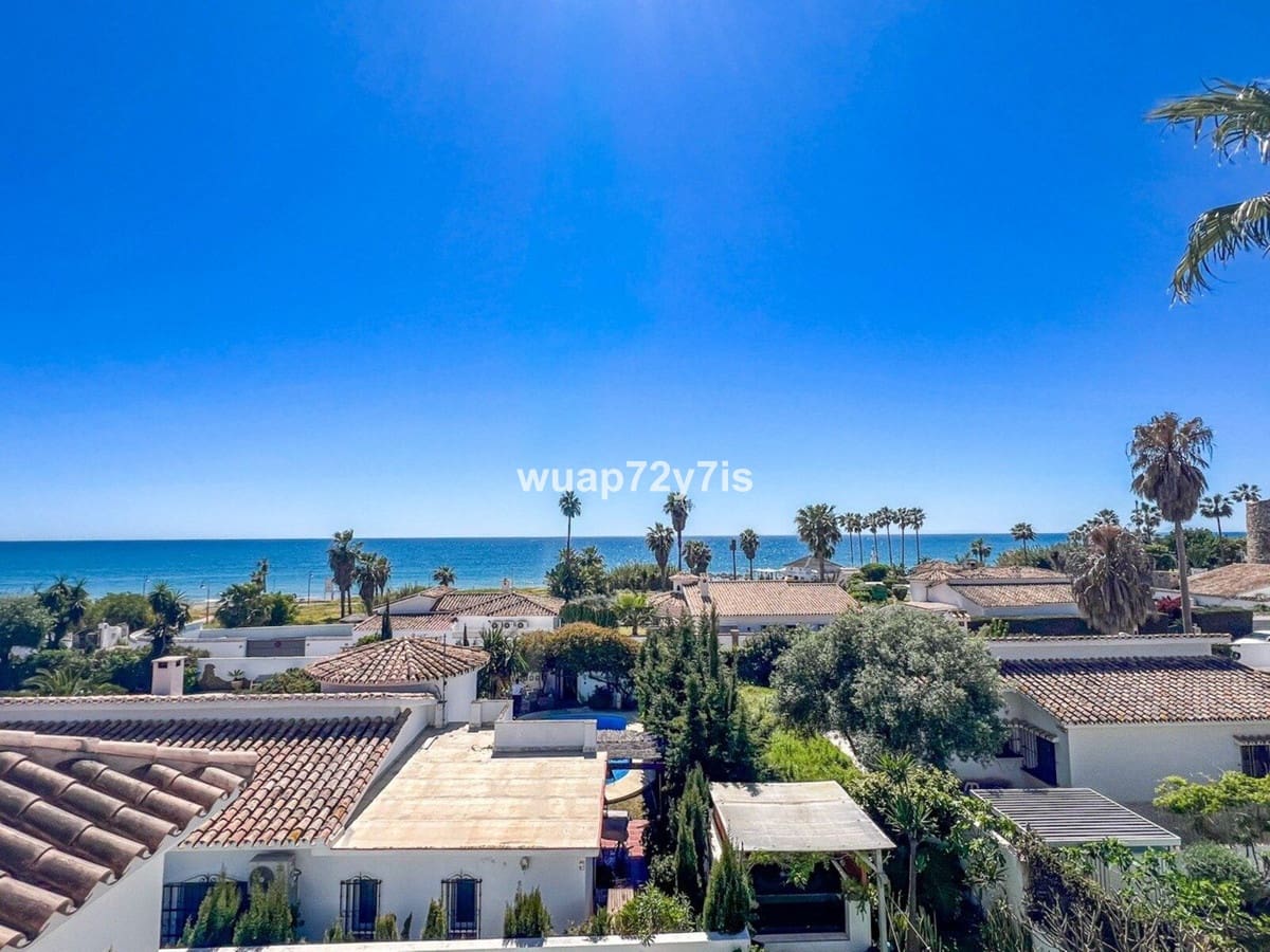 3 makuuhuone Huvila myytävänä paikassa Estepona mukana uima-altaan 
autotalli - 1 575 000 € (Ref: 9759529)