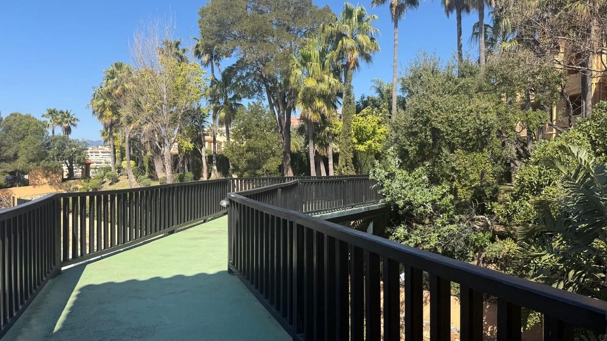 3 slaapkamer Penthouse te koop in Calahonda met zwembad garage - € 465.000 (Ref: 9759531)