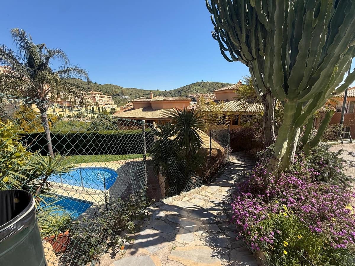 3 slaapkamer Penthouse te koop in Calahonda met zwembad garage - € 465.000 (Ref: 9759531)