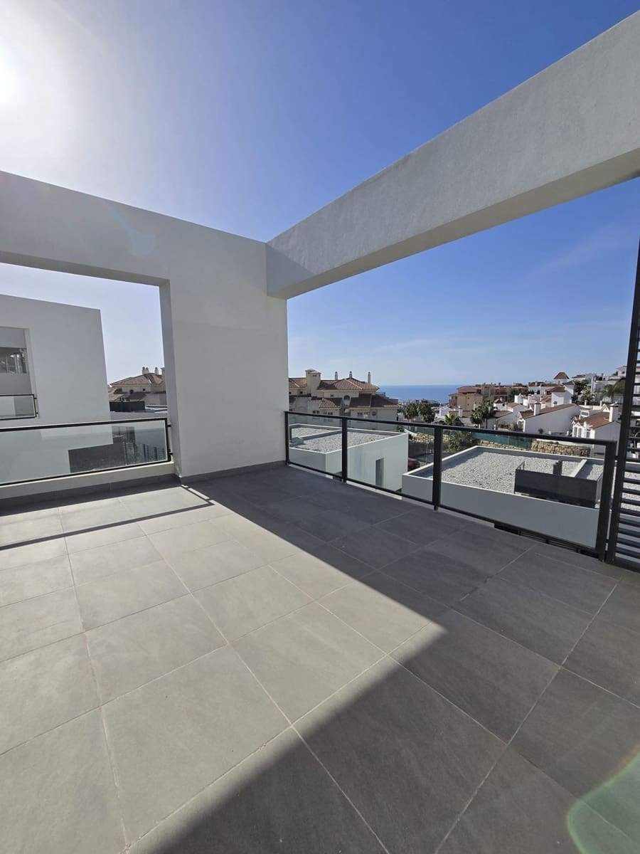 3 quarto Moradia Geminada para venda em Riviera del Sol com piscina garagem - 675 000 € (Ref: 9759534)