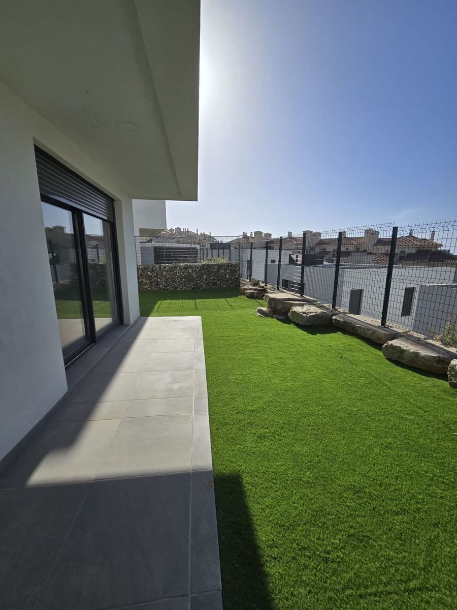 3 quarto Moradia Geminada para venda em Riviera del Sol com piscina garagem - 675 000 € (Ref: 9759534)