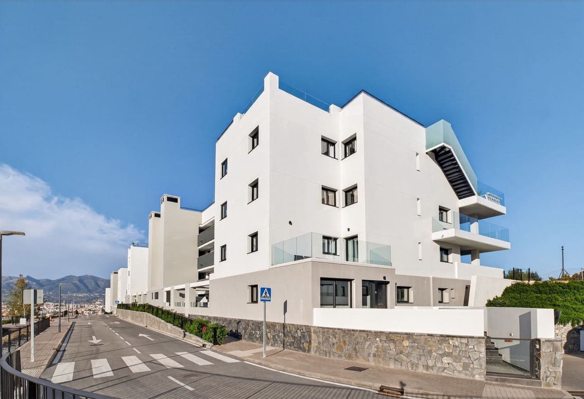 3 bedroom Apartment for sale in Mijas with pool garage - € 399,000 (Ref: 9759551)