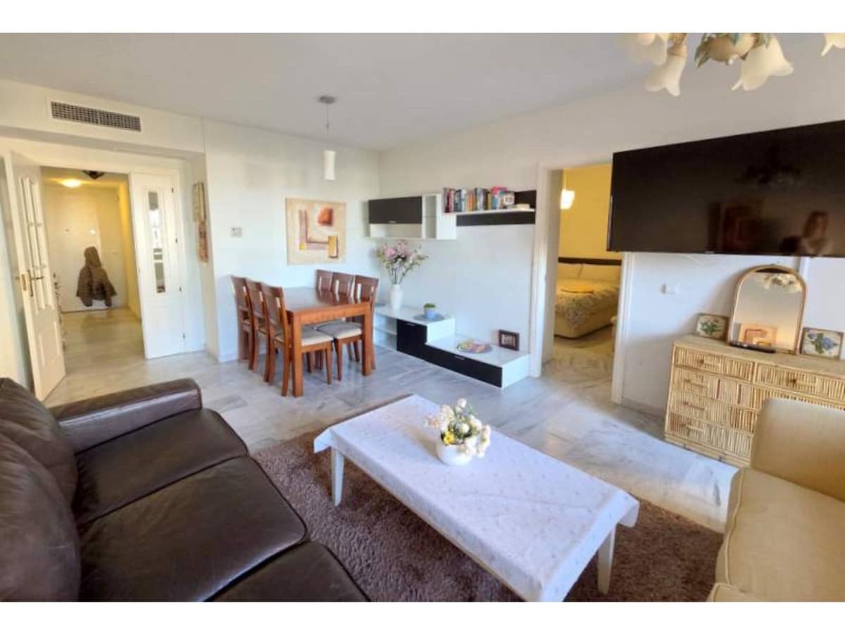 2 slaapkamer Appartement te koop in La Duquesa / Puerto de la Duquesa met zwembad garage - € 269.000 (Ref: 9761335)