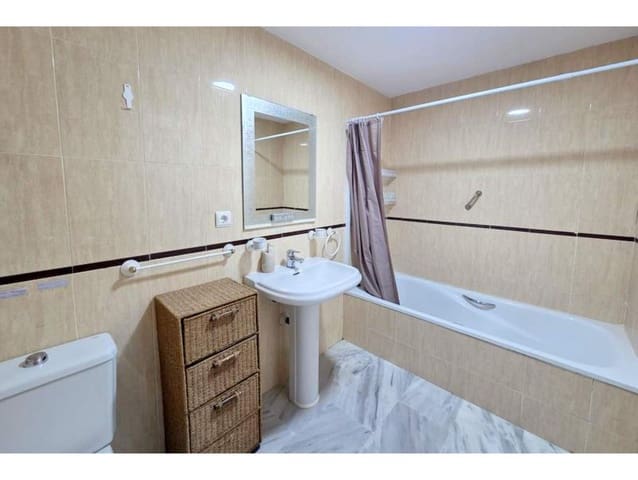 2 slaapkamer Appartement te koop in La Duquesa / Puerto de la Duquesa, Manilva met zwembad garage - € 269.000 (Ref: 9761335)