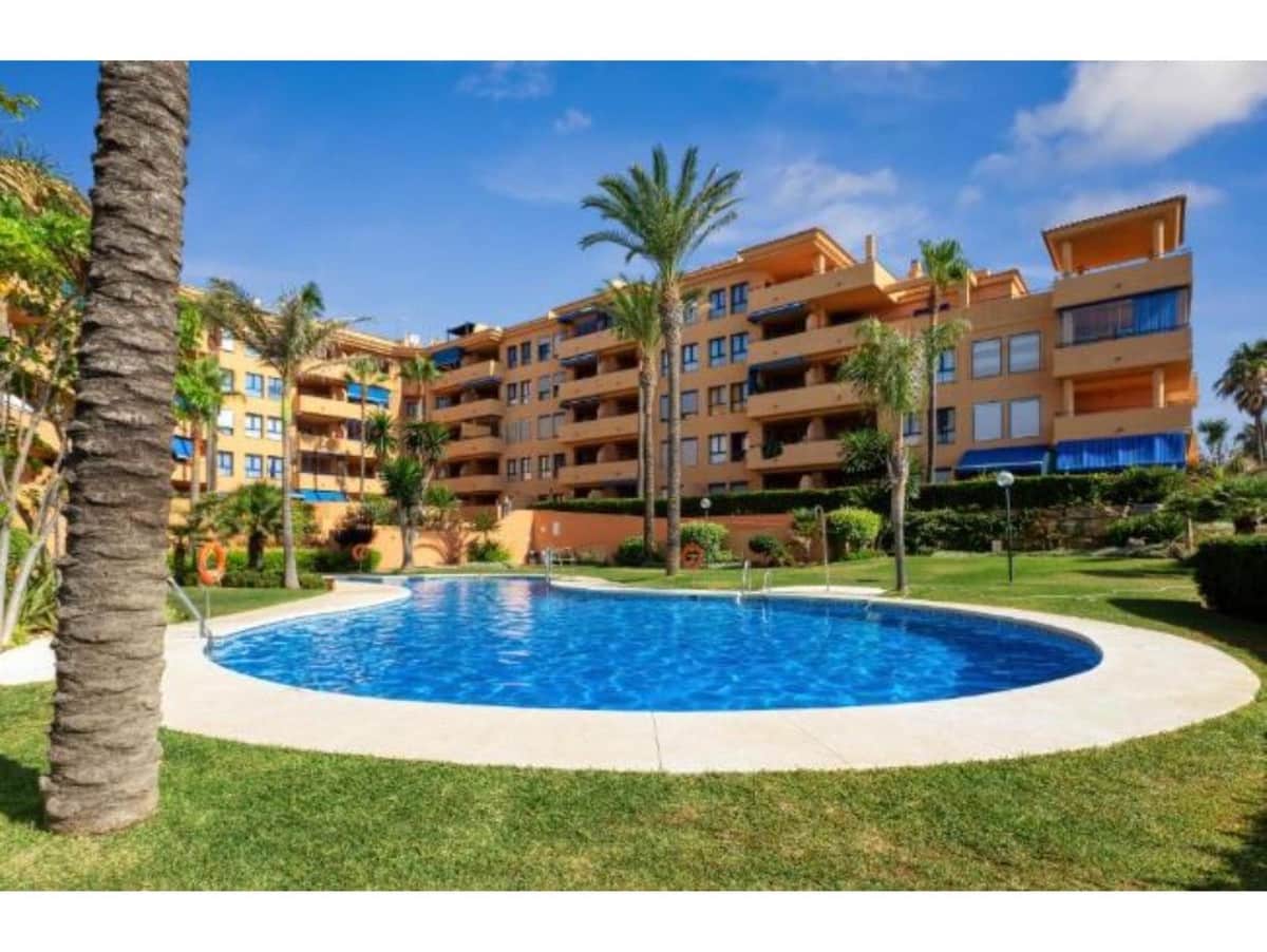 2 slaapkamer Appartement te koop in La Duquesa / Puerto de la Duquesa met zwembad garage - € 269.000 (Ref: 9761335)