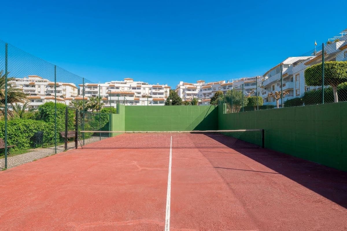 3 soveværelse Penthouse til salg i Benalmadena med swimmingpool garage - € 649.000 (Ref: 9769101)