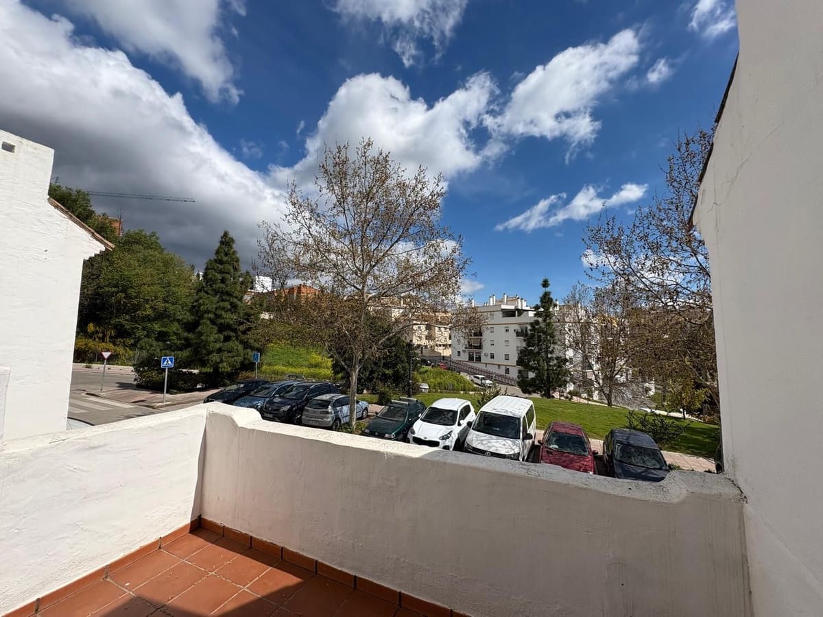 4 soveværelse Byhus til salg i Estepona med garage - € 470.000 (Ref: 9769103)