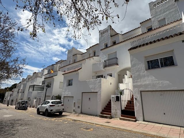 4 soveværelse Byhus til salg i Estepona med garage - € 470.000 (Ref: 9769103)