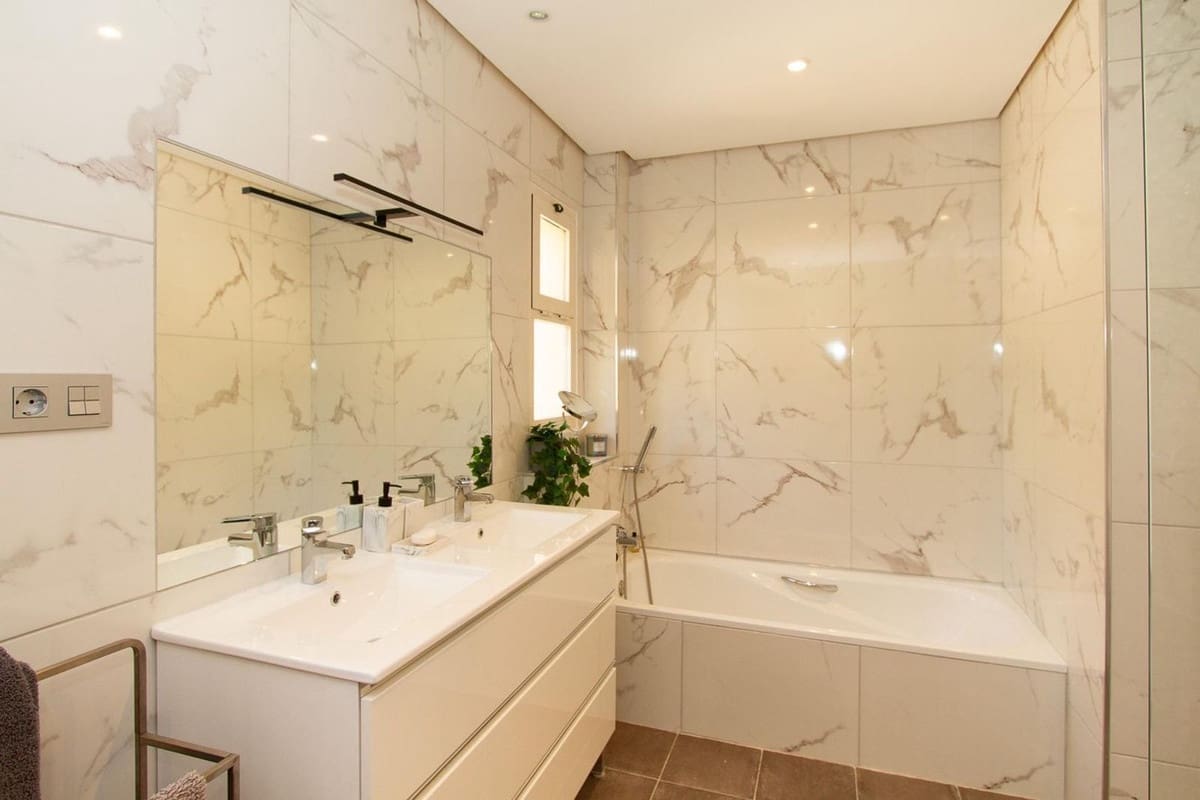 3 slaapkamer Penthouse te koop in La Mairena met zwembad garage - € 430.000 (Ref: 9769106)