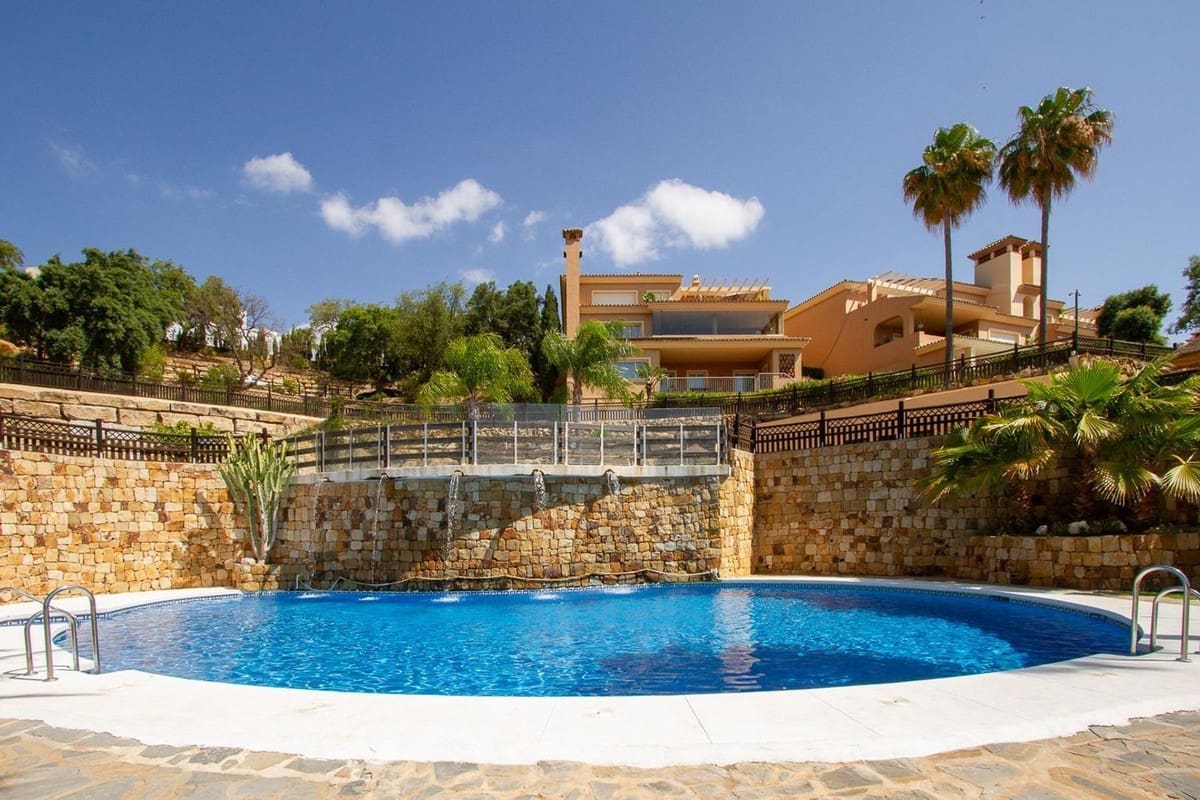 3 slaapkamer Penthouse te koop in La Mairena met zwembad garage - € 430.000 (Ref: 9769106)