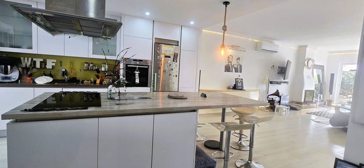 3 slaapkamer Villa te koop in Las Chapas met zwembad garage - € 580.000 (Ref: 9769117)