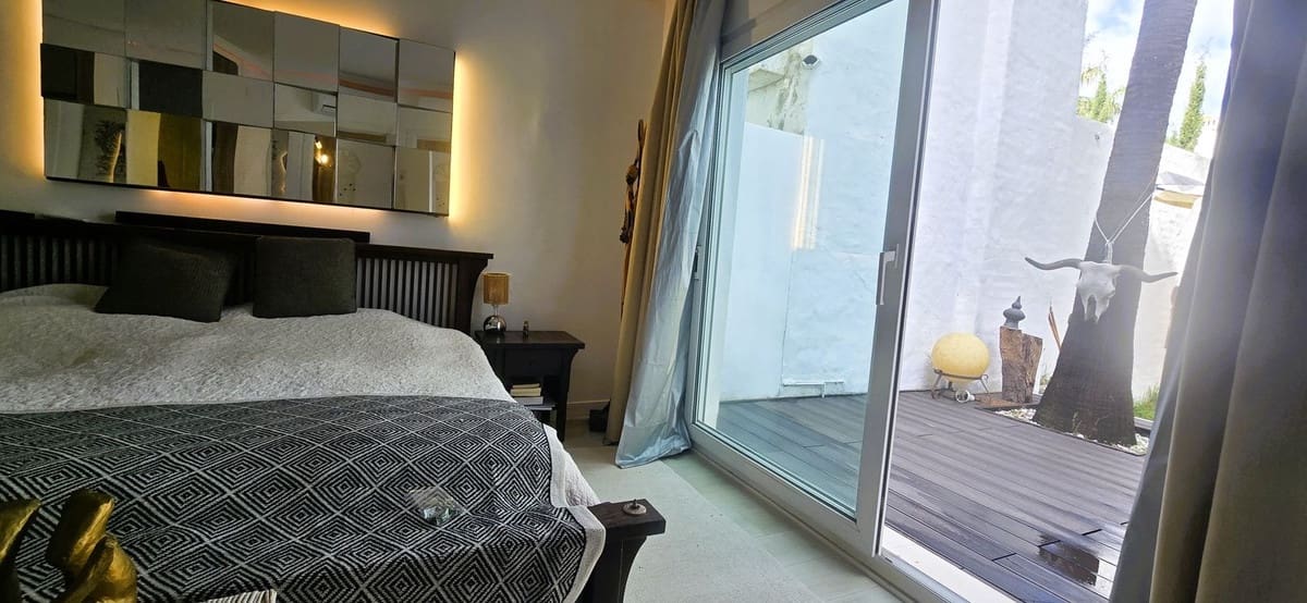 3 slaapkamer Villa te koop in Las Chapas met zwembad garage - € 580.000 (Ref: 9769117)